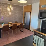 Melkein 100 Nelioetae Tampereen Ydinkeskustassa *