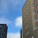 Melkein 100 Nelioetae Tampereen Ydinkeskustassa