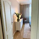 Melkein 100 Nelioetae Tampereen Ydinkeskustassa アパート *
