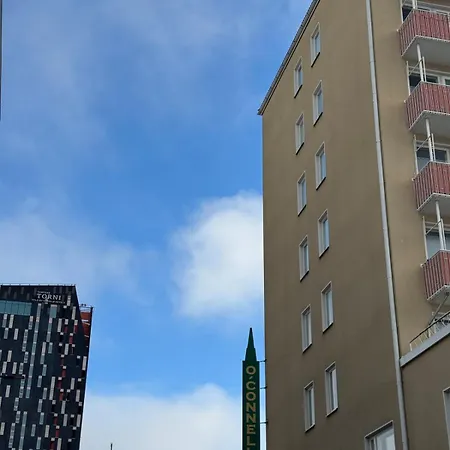 Melkein 100 Nelioetae Tampereen Ydinkeskustassa