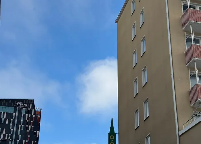 Melkein 100 Nelioetae Tampereen Ydinkeskustassa