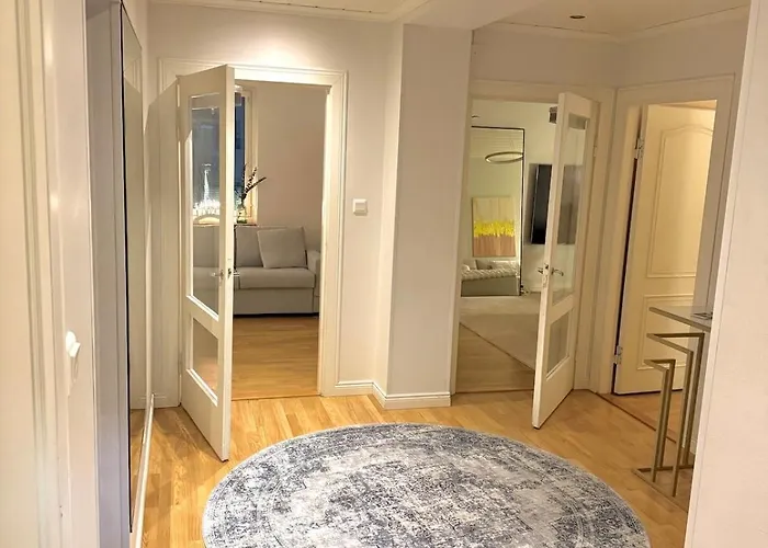 Melkein 100 Nelioetae Tampereen Ydinkeskustassa * 坦佩雷